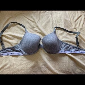 calvin klein bra! amazing condition !!!